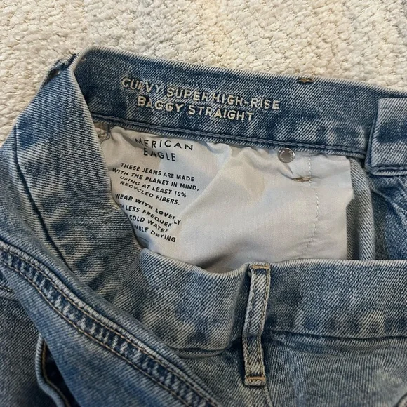 AE strigid curvy embellished jean - Picture 2 of 4